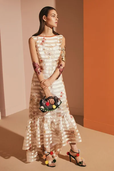 Look 19